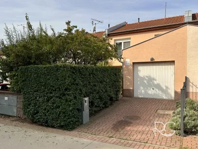 Na predaj 5-izbový dom, 67 m², Bratislava-Devínska Nová Ves, Jasencova