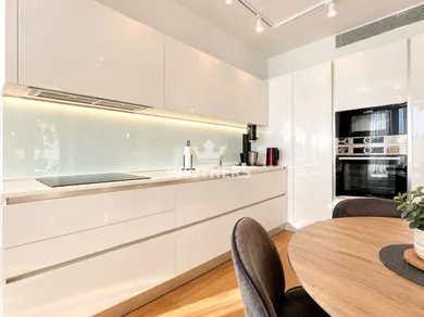 Na predaj 2-izbový byt, 50 m², Bratislava-Staré Mesto, Továrenská