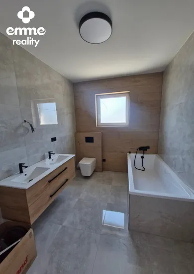 Na predaj 4-izbový dom, 90 m², Trstice