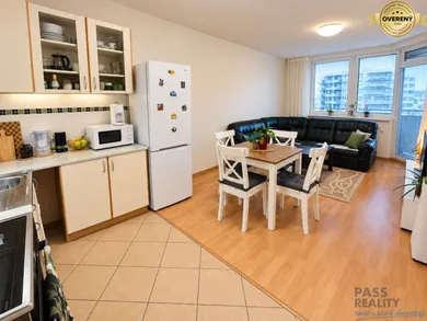 Na prenájom 2-izbový byt, 55 m², Bratislava-Ružinov, Jégeho