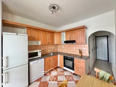 Byty na predaj 3-izbový, Nové Zámky · €115 000
