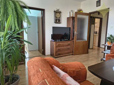 Na predaj 3-izbový byt, 64 m², Púchov, Námestie Slobody