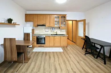Byty na prenájom 1-izbový, Bratislava-Petržalka · €550