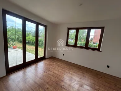 Na predaj dom, 180 m², Lužianky, Kajsa