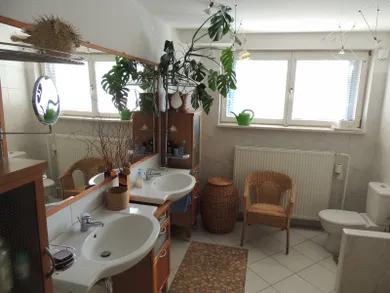 Na predaj 8-izbový dom, 250 m², Piešťany, Orviský kút