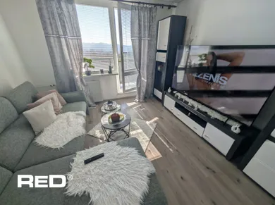 Na predaj 3-izbový byt, 73 m², Banská Bystrica, Pieninská