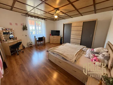 Na predaj dom, 214 m², Pruské