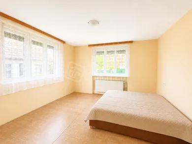 Na predaj dom, 240 m², Šaľa, Dóžova
