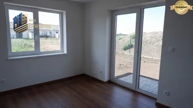 Na predaj dom, 676 m², Rastislavice