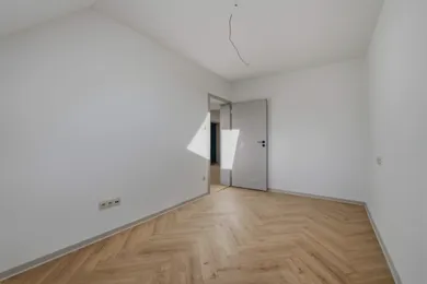 Na predaj 4-izbový byt, 86 m², Trnava, Trnava / Pekárska