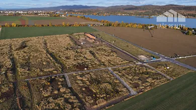 Na predaj pozemok, 819 m², Drahovce, jozefov dvor
