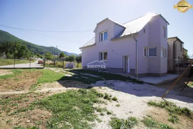 Eladó házak, 5-szobás, Žilina · €333 000
