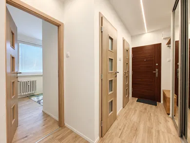 Na predaj 3-izbový byt, 48 m², Bratislava-Dúbravka, Cabanova