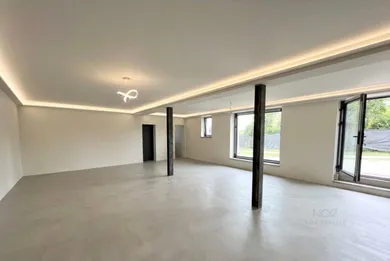 Na predaj komerčné, 100 m², Bratislava-Vrakuňa, Ráztočná