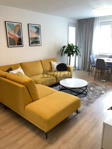 Byty na prenájom 3-izbový, Bratislava-Ružinov · €990