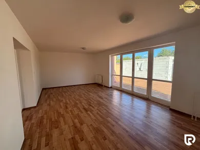 Na predaj 6-izbový dom, 220 m², Horňany