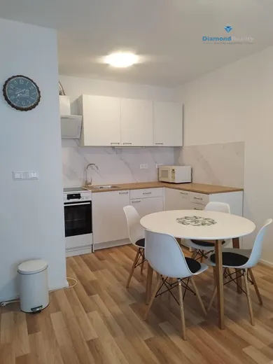 Na prenájom 2-izbový byt, 46 m², Senica, Sadová