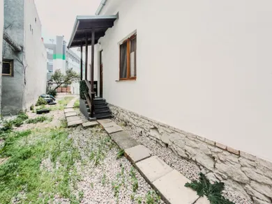 Na prenájom 3-izbový byt, 85 m², Rimavská Sobota, B. Bartóka