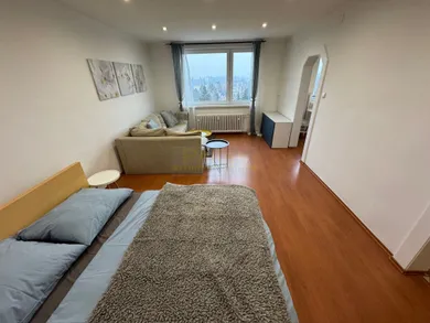 Na prenájom byt v Piešťany · €400 · Dokončené