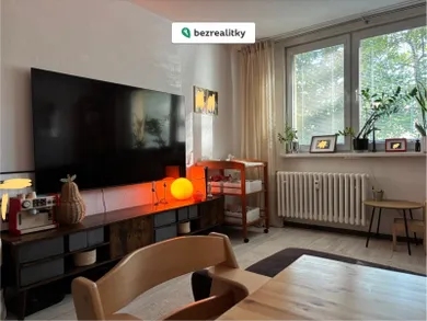 Na prenájom 2-izbový byt, 52 m², Bratislava-Petržalka
