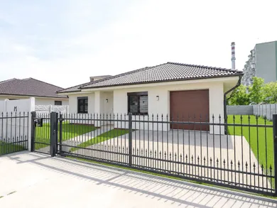 Будинки на продаж, Dunajská Streda · €365 000