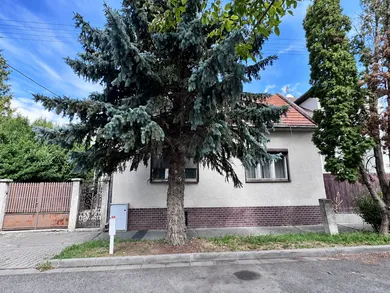 Eladó házak, 4-szobás, Bratislava-Ružinov · €350 000