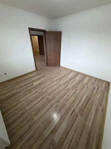 Na predaj 2-izbový byt, 55 m², Handlová, Partizánska
