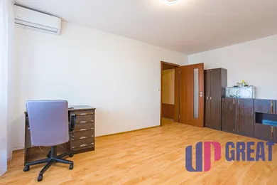 Na predaj 3-izbový byt, 78 m², Nové Mesto nad Váhom, Piešťanská