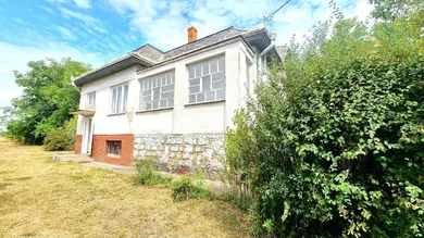 Na predaj 4-izbový dom, 733 m², Tušice