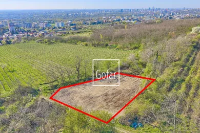 Działki na sprzedaż, Bratislava-Rača · €85 000