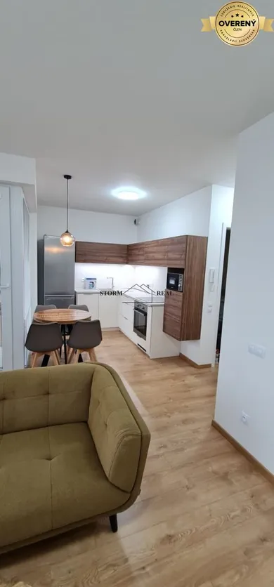 Na prenájom 1-izbový byt, 35 m², Bratislava-Devínska Nová Ves