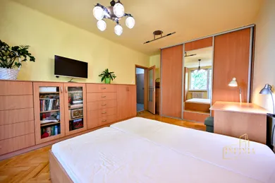 Na predaj 2-izbový byt, 66 m², Hlohovec, Vinohradská