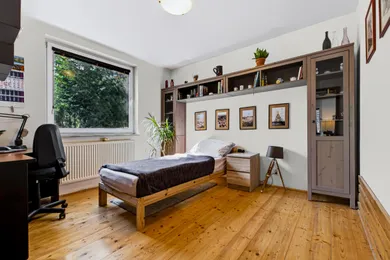 Na predaj 3-izbový dom, 130 m², Bratislava-Staré Mesto, Korabinského