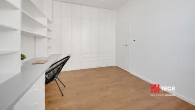 Na prenájom 3-izbový byt, 75 m², Slovenský Grob, Okružná