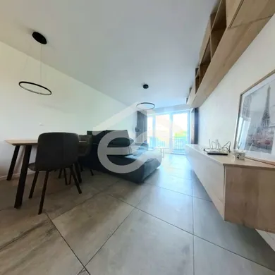 Na prenájom 3-izbový dom, 153 m², Nitra, Južná