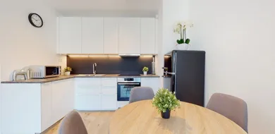 Na prenájom 2-izbový byt, 52 m², Bratislava-Petržalka, Fialová