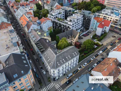 Na predaj objekt, 35 m², Bratislava-Staré Mesto, Grösslingova