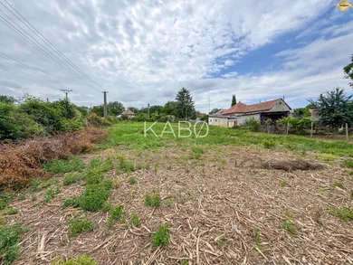 Na predaj pozemok, 800 m², Bardoňovo