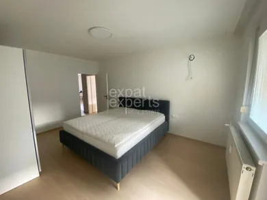 Na prenájom 3-izbový byt, 95 m², Bratislava-Ružinov, Jégého