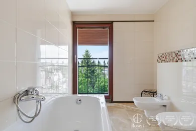 Na predaj 2-izbový dom, 120 m², Bratislava-Dúbravka, Strmé sady