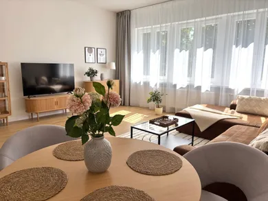 Byty na prenájom 4-izbový, Bratislava-Staré Mesto · €1 550