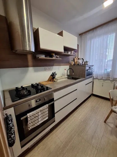 Na predaj 3-izbový byt, 70 m², Nové Mesto nad Váhom, Považská