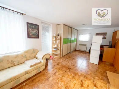 Na prenájom 4-izbový dom, 200 m², Machulince, Žitavská