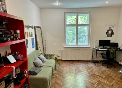Byty na prenájom 2-izbový, Bratislava-Staré Mesto · €600