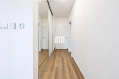 Na prenájom 2-izbový byt, 45 m², Bratislava-Petržalka
