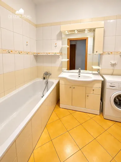 Na predaj 3-izbový byt, 78 m², Bratislava-Karlova Ves, Jána Stanislava