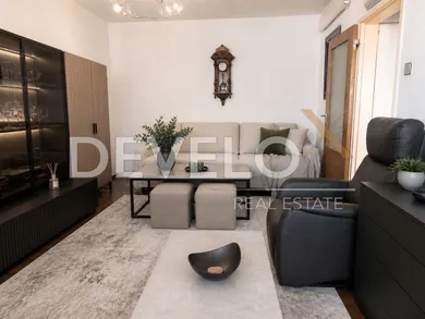 Na predaj 4-izbový byt, 70 m², Bratislava-Dúbravka, Hanulova