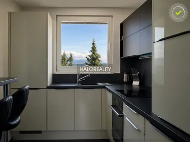 Квартири на продаж, 3-кімнатні, Banská Bystrica · €228 900