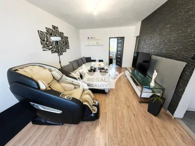 Na predaj 3-izbový byt, 73 m², Topoľčany, .