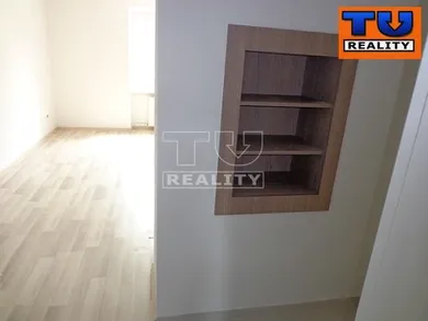 Na predaj 3-izbový byt, 70 m², Nová Dubnica